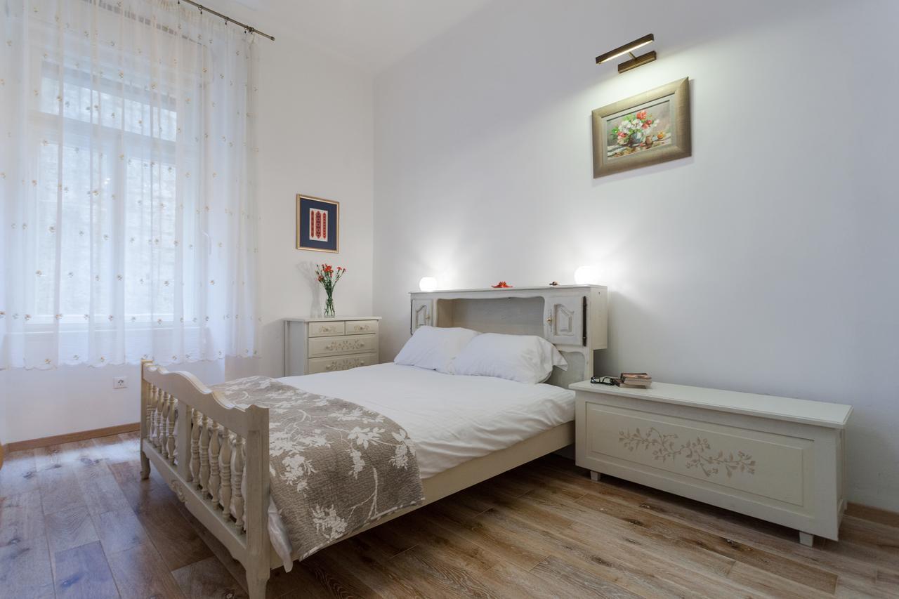 Luxury Beachfront Apartment Banje Dubrovnik Eksteriør bilde