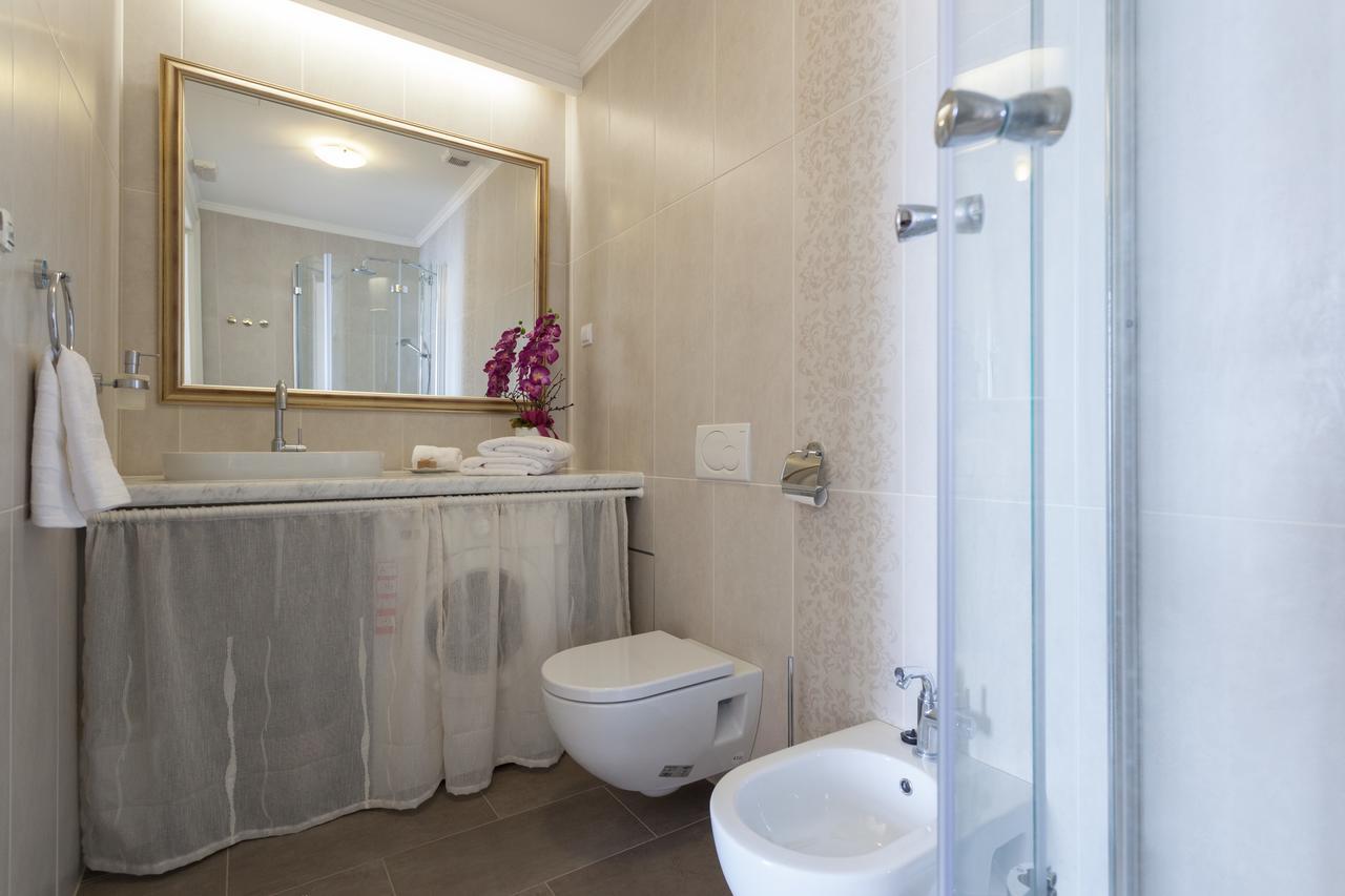 Luxury Beachfront Apartment Banje Dubrovnik Eksteriør bilde