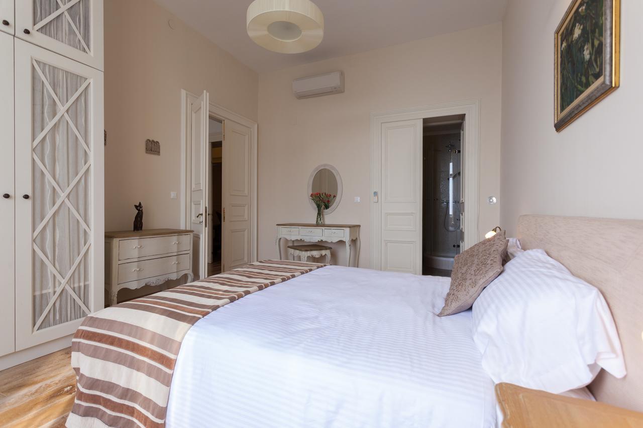 Luxury Beachfront Apartment Banje Dubrovnik Eksteriør bilde