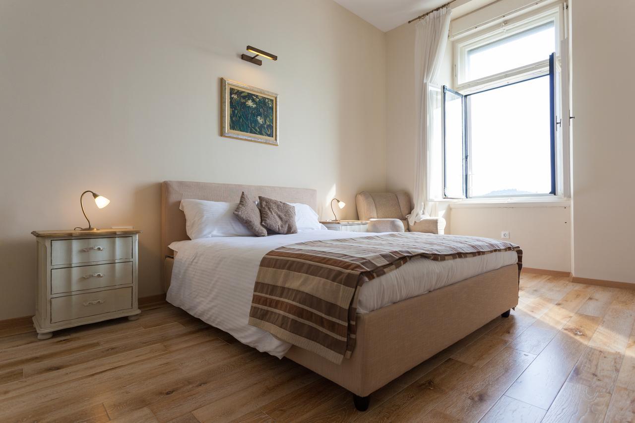 Luxury Beachfront Apartment Banje Dubrovnik Eksteriør bilde